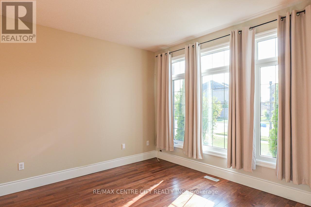 2024 Pennyroyal Street, London North, Ontario  N5X 0E5 - Photo 5 - X12378307