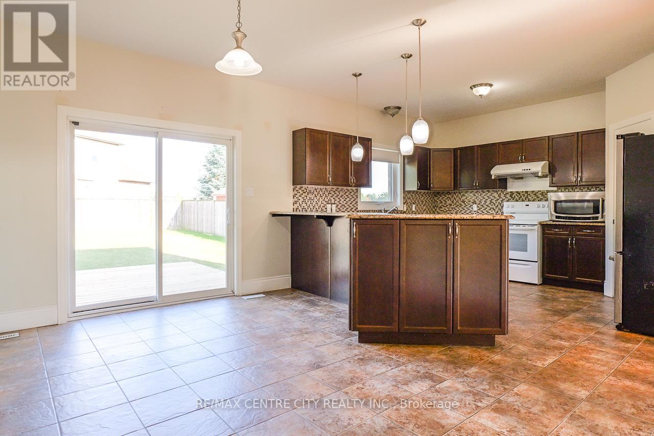 2024 Pennyroyal Street, London North, Ontario  N5X 0E5 - Photo 9 - X12378307