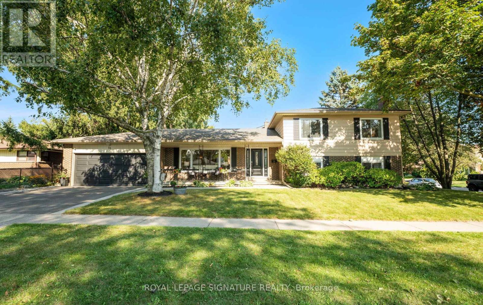 55 BATHGATE DRIVE, Toronto, Ontario