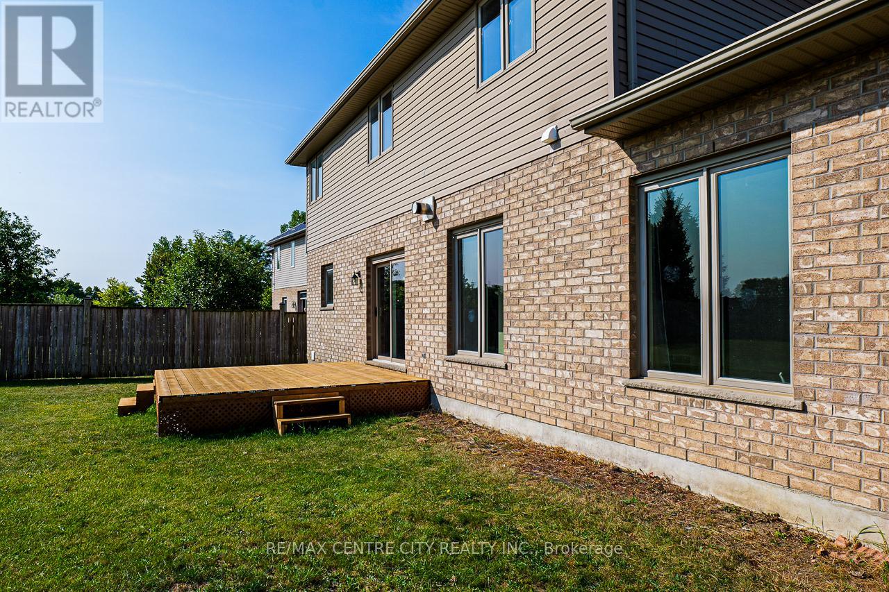2024 Pennyroyal Street, London North, Ontario  N5X 0E5 - Photo 50 - X12378307