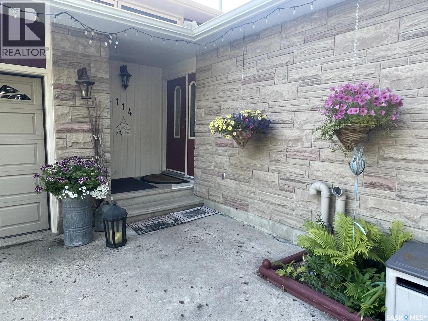 114 Garvin Crescent, Canora, Saskatchewan  S0A 0L0 - Photo 3 - SK017848