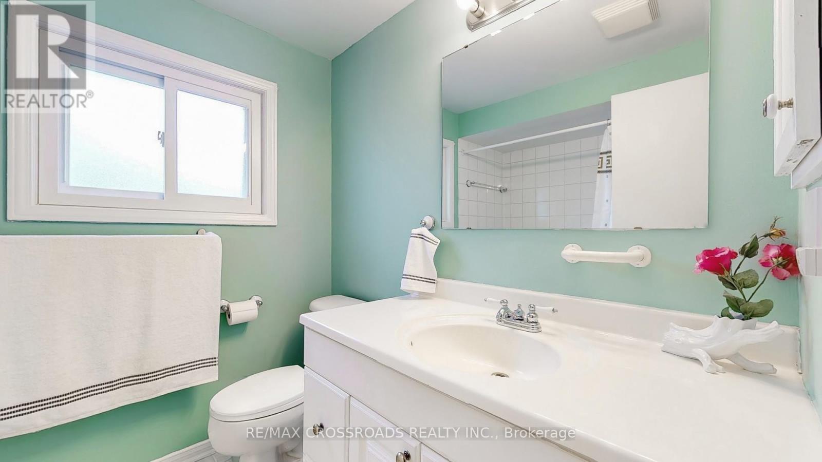 218 Kingslake Road, Toronto (Don Valley Village), Ontario  M2J 3G8 - Photo 22 - C12393366