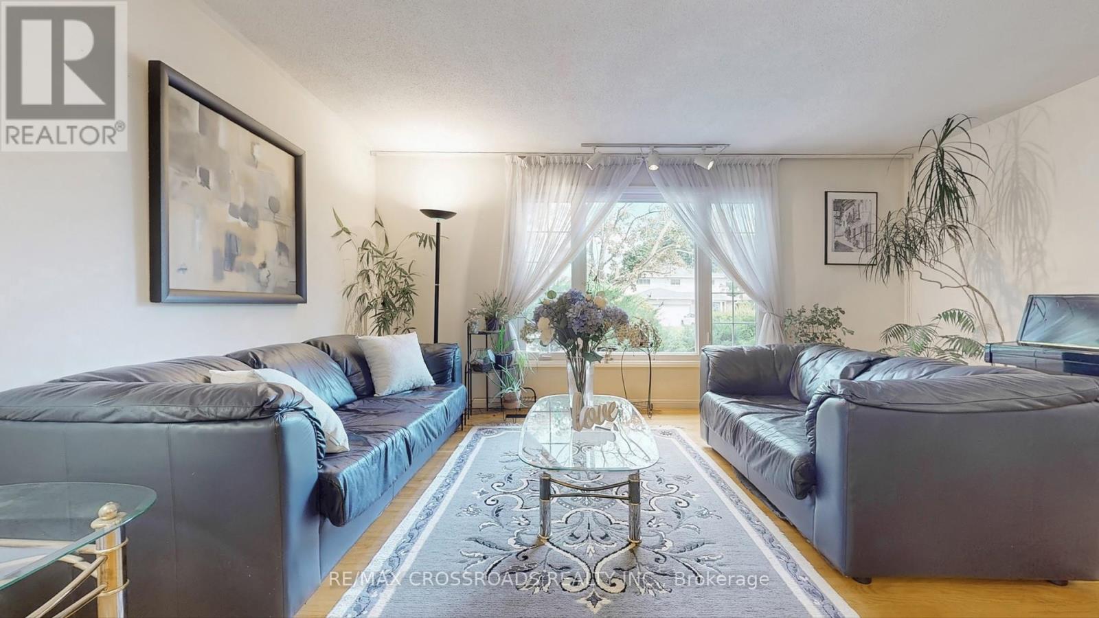 218 Kingslake Road, Toronto (Don Valley Village), Ontario  M2J 3G8 - Photo 4 - C12393366