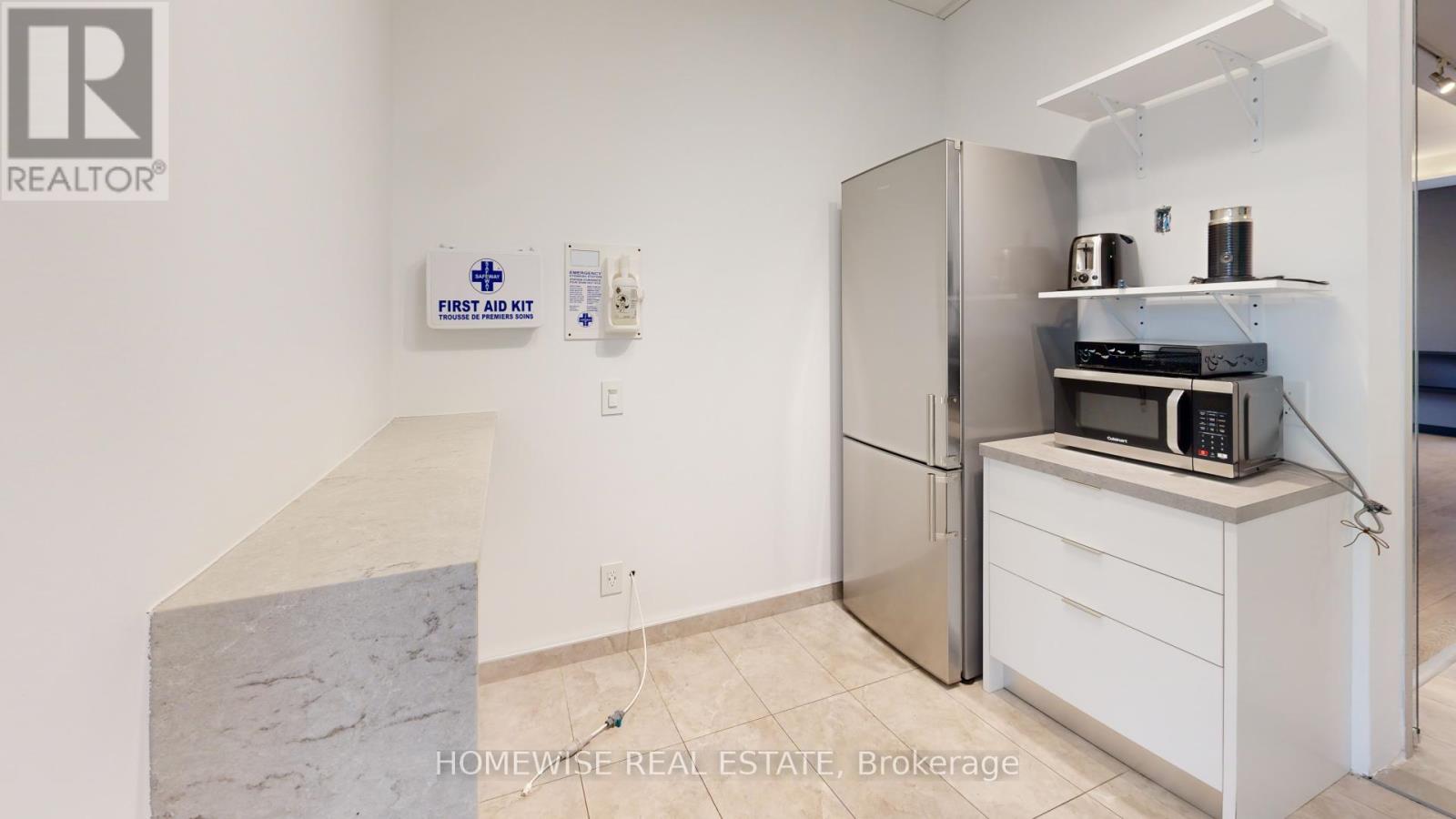 200 - 2828 Bathurst Street, Toronto, Ontario  M6B 3A7 - Photo 16 - C12393372