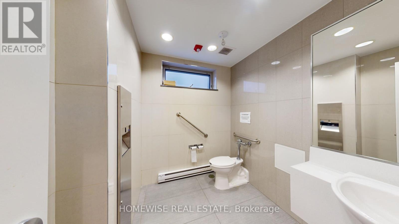 200 - 2828 Bathurst Street, Toronto, Ontario  M6B 3A7 - Photo 21 - C12393372