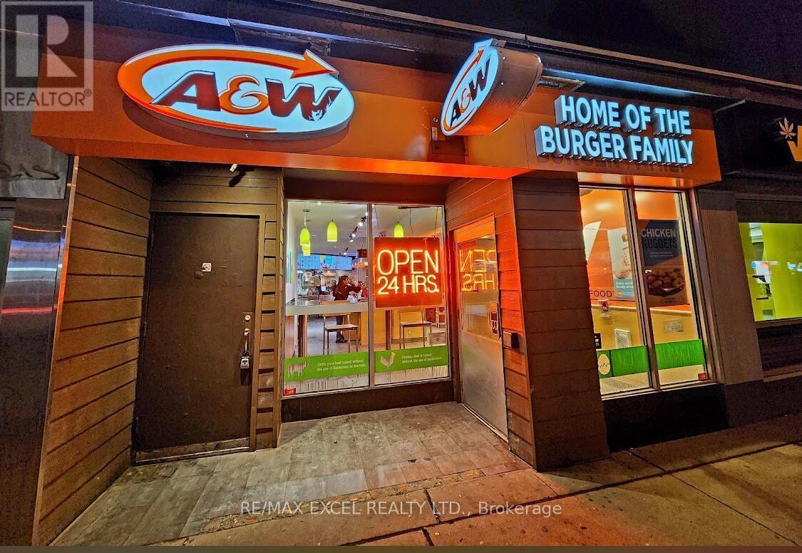 500 Bloor Street W, Toronto (Annex), Ontario  M5S 1Y3 - Photo 2 - C12393379