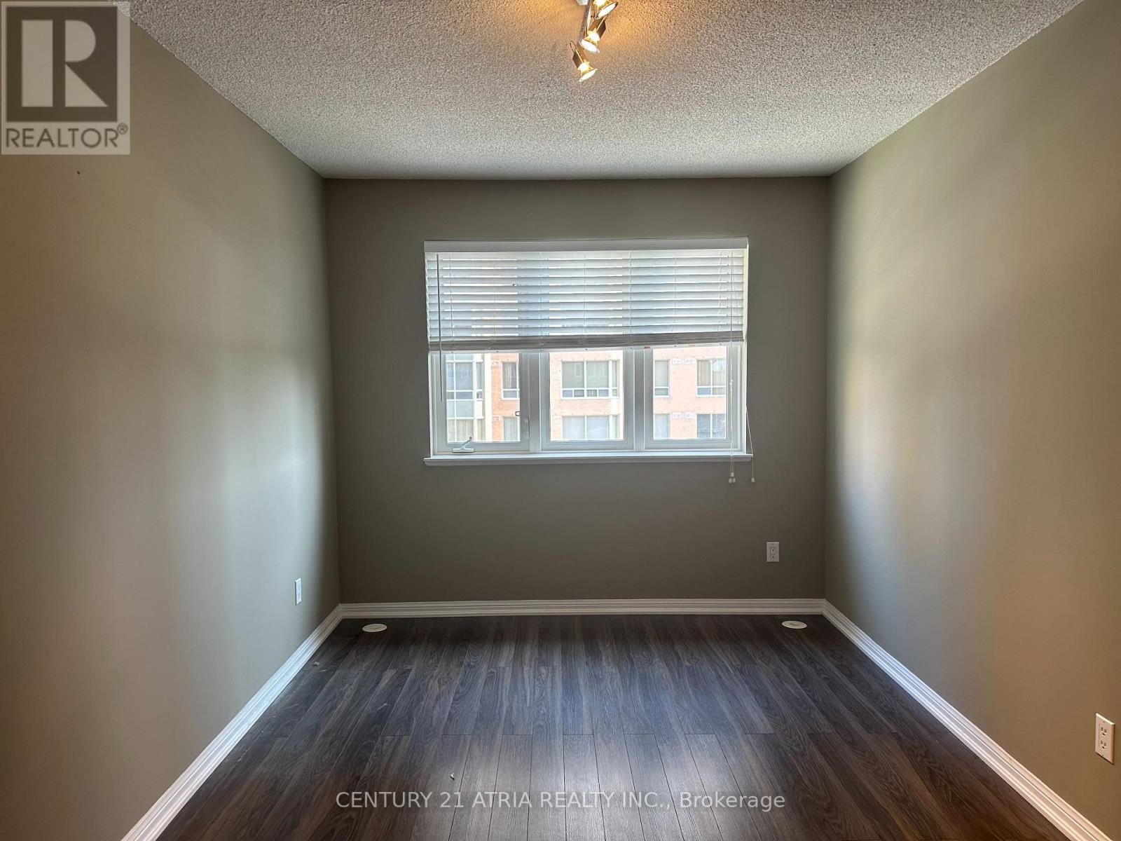 Property at 527 - 1881 MCNICOLL AVENUE image 4