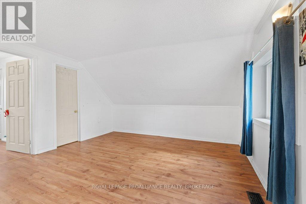 489 Alfred Street, Kingston, Ontario  K7K 4J4 - Photo 13 - X12393402