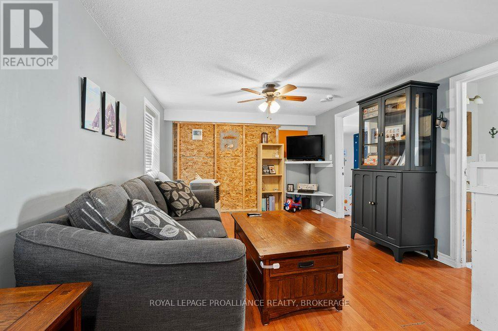 489 Alfred Street, Kingston, Ontario  K7K 4J4 - Photo 4 - X12393402