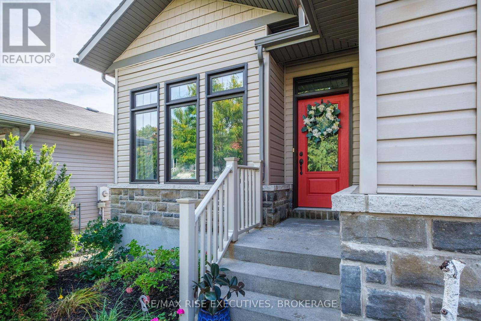 Property at 134 ISLANDVIEW DRIVE image 3