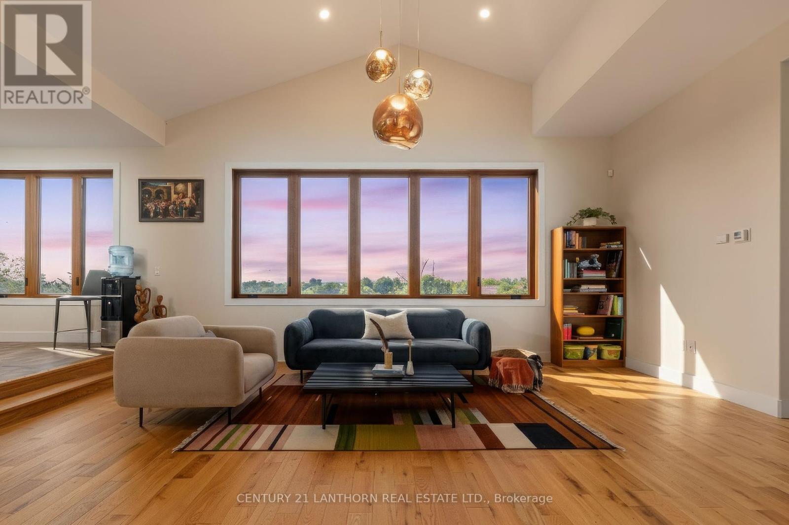 581 Frankford Road, Quinte West (Frankford Ward), Ontario  K0K 2B0 - Photo 10 - X12393418