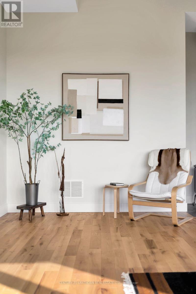 581 Frankford Road, Quinte West (Frankford Ward), Ontario  K0K 2B0 - Photo 13 - X12393418