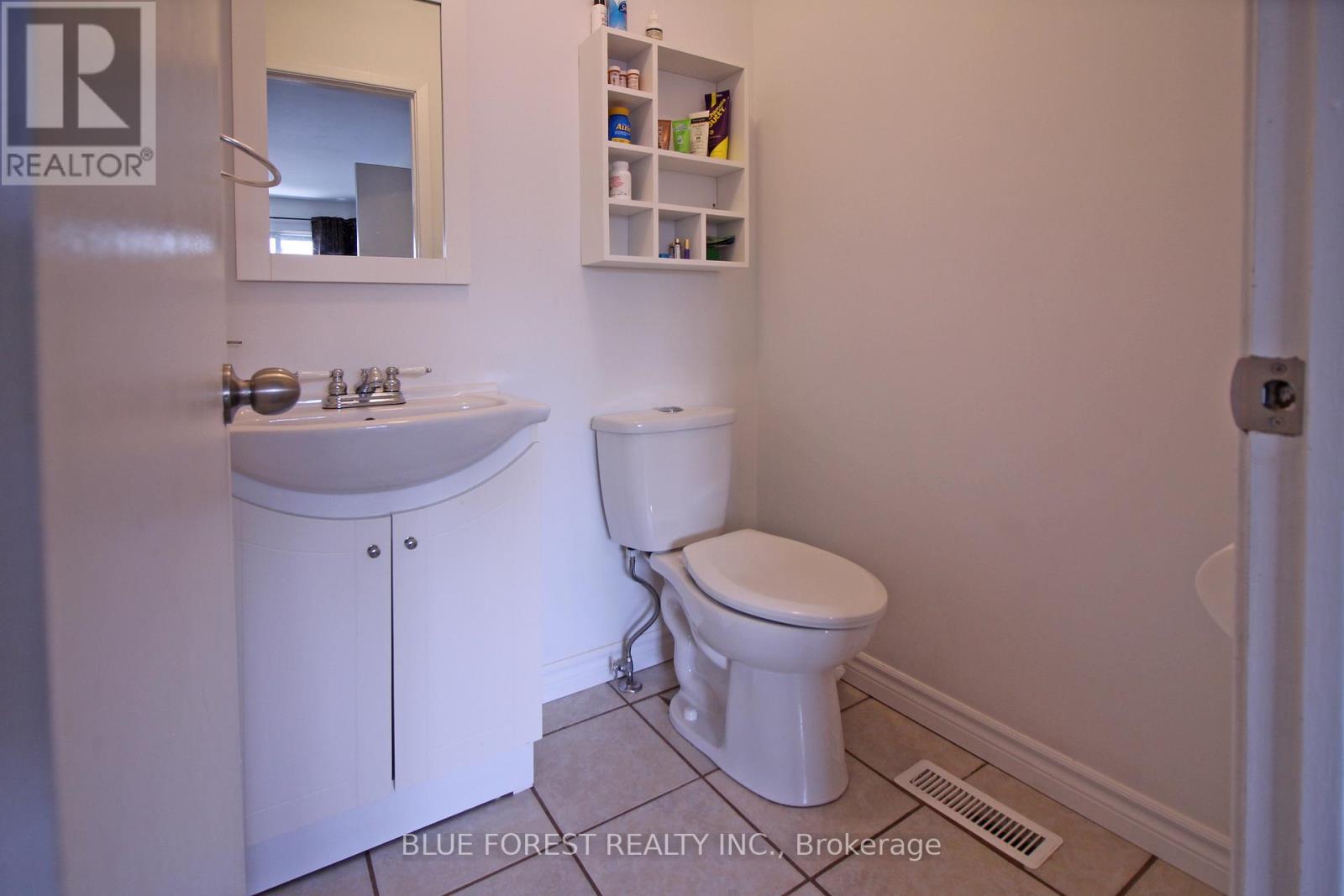 8 - 590 Millbank Drive, London South, Ontario  N6E 2H2 - Photo 17 - X12393417