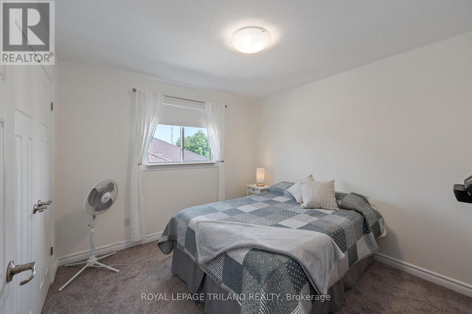 592 Darcy Drive, Strathroy-Caradoc (Ne), Ontario  N7G 4L2 - Photo 21 - X12393425