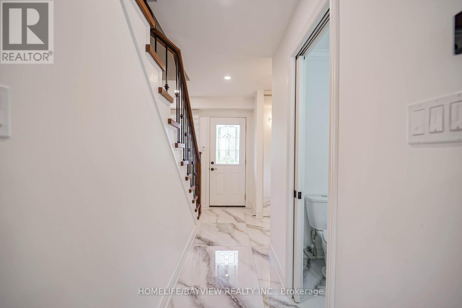 63 Seaton Drive, Aurora, Ontario  L4G 3W9 - Photo 11 - N12393376