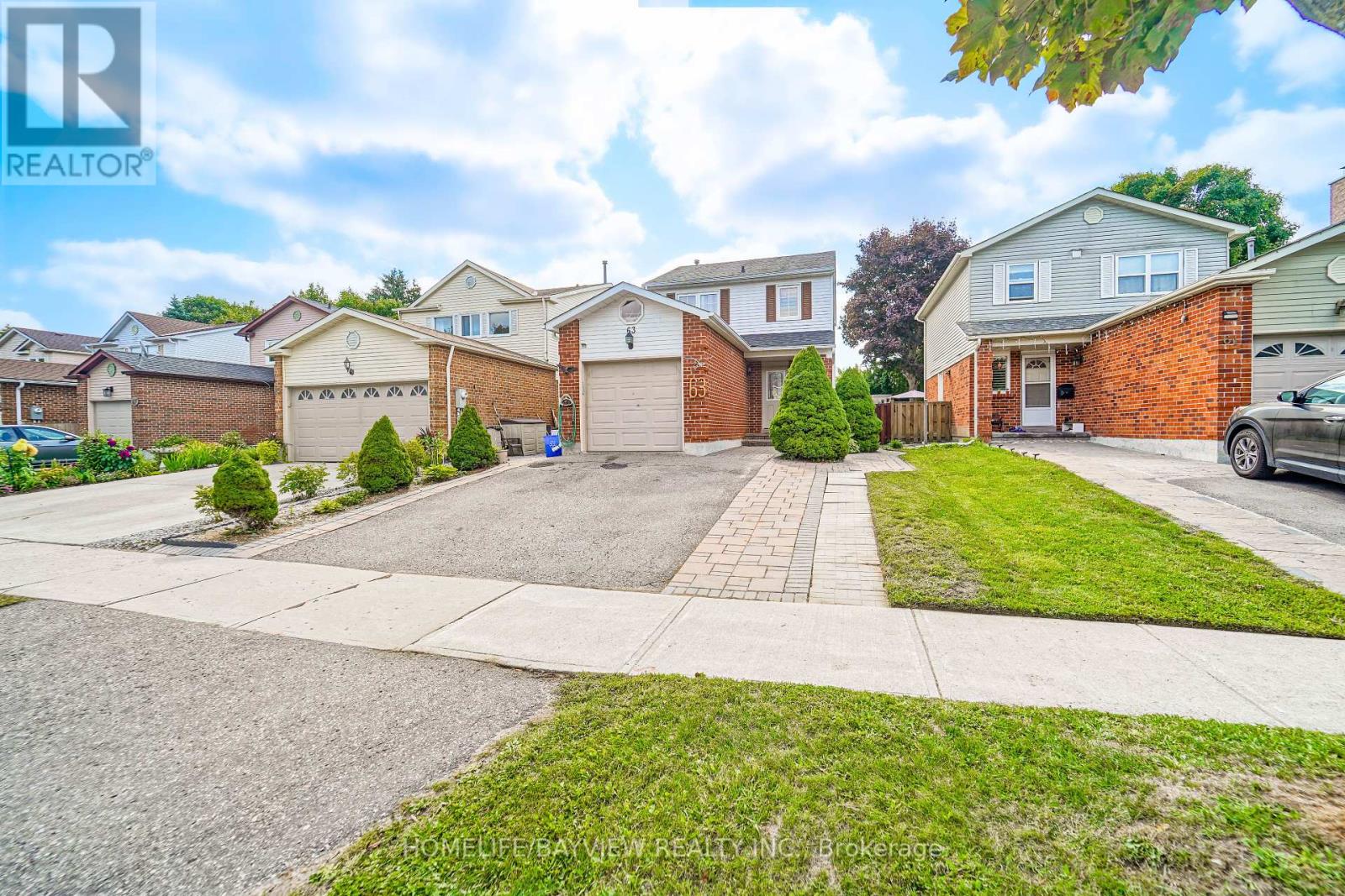 63 Seaton Drive, Aurora, Ontario  L4G 3W9 - Photo 2 - N12393376