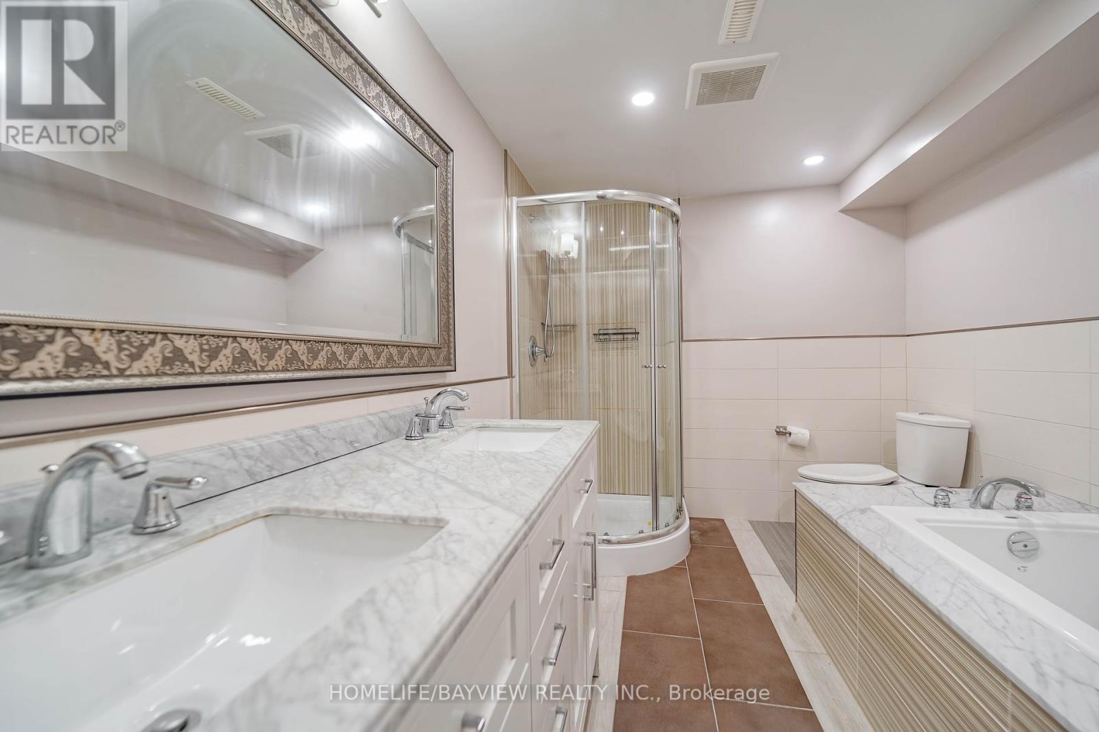 63 Seaton Drive, Aurora, Ontario  L4G 3W9 - Photo 32 - N12393376