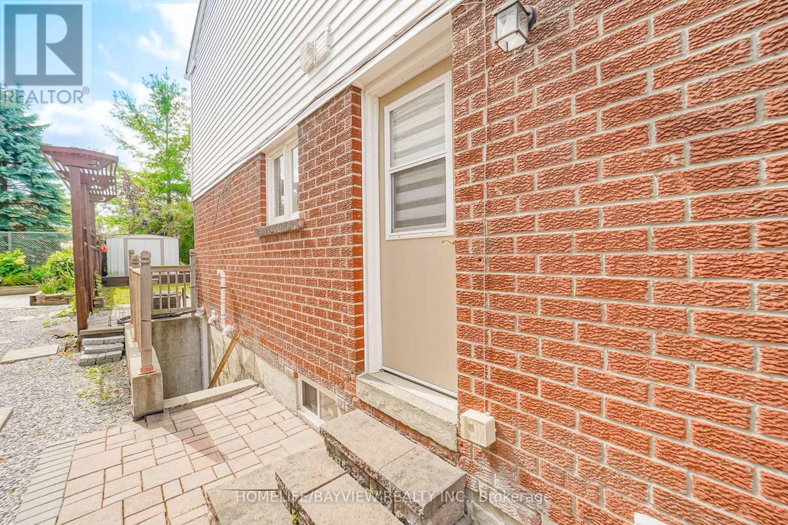 63 Seaton Drive, Aurora, Ontario  L4G 3W9 - Photo 8 - N12393376