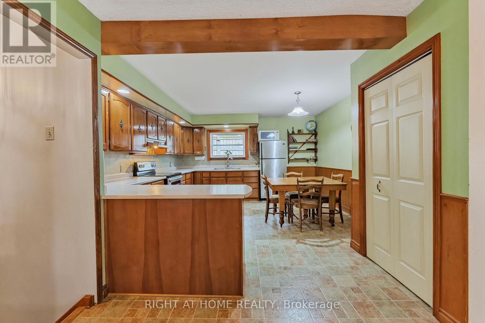 3500 Baldwick Lane, Springwater, Ontario  L0M 1T2 - Photo 10 - S12393378