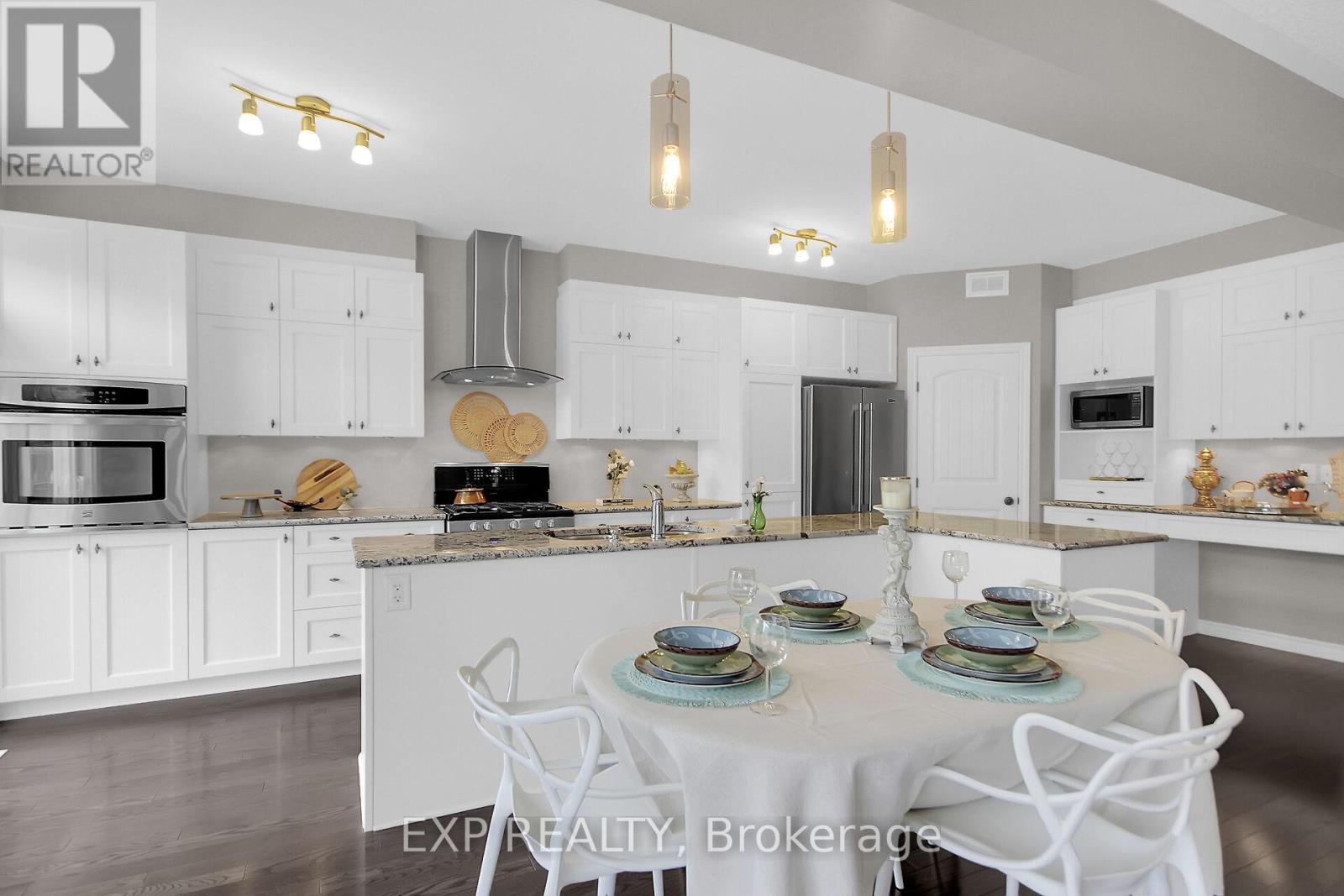 132 Gracewood Crescent, Ottawa, Ontario  K1T 0J5 - Photo 14 - X12393429