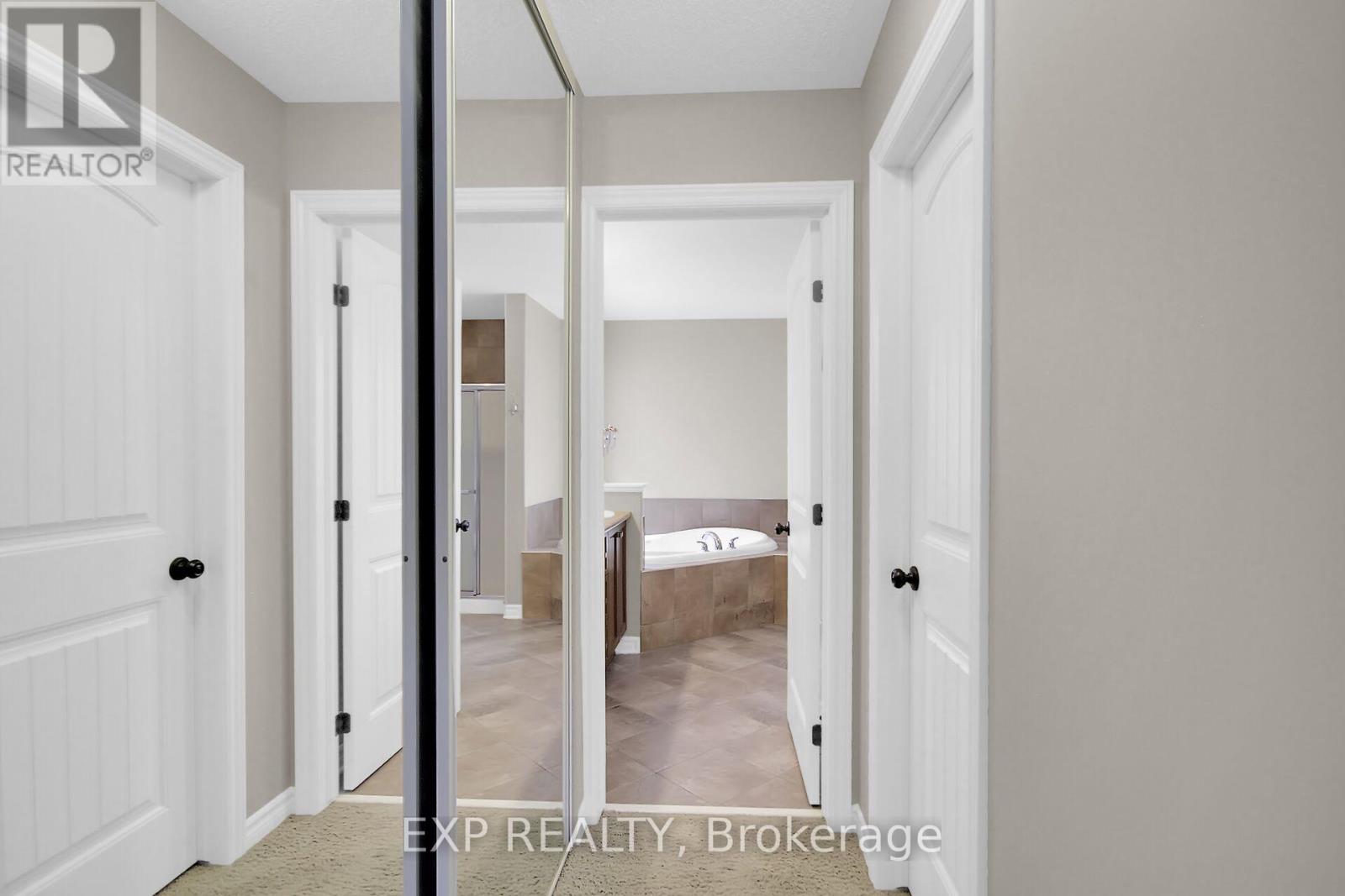 132 Gracewood Crescent, Ottawa, Ontario  K1T 0J5 - Photo 34 - X12393429