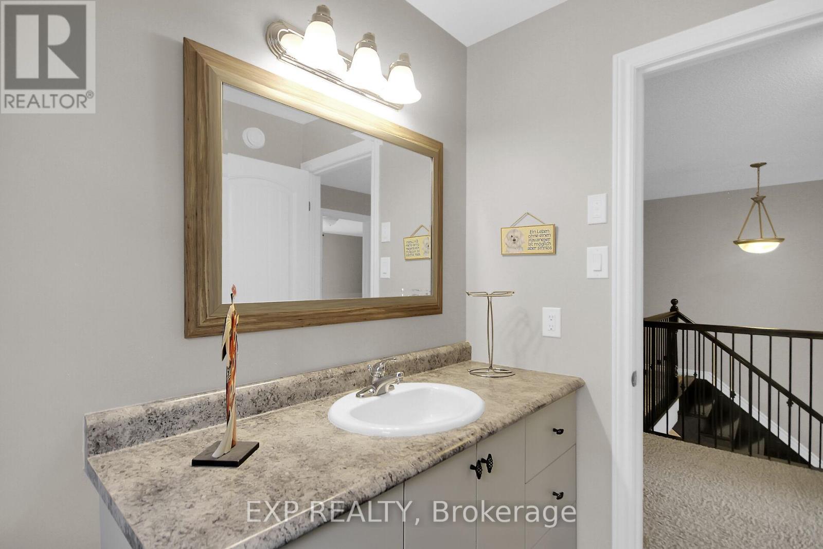 132 Gracewood Crescent, Ottawa, Ontario  K1T 0J5 - Photo 42 - X12393429