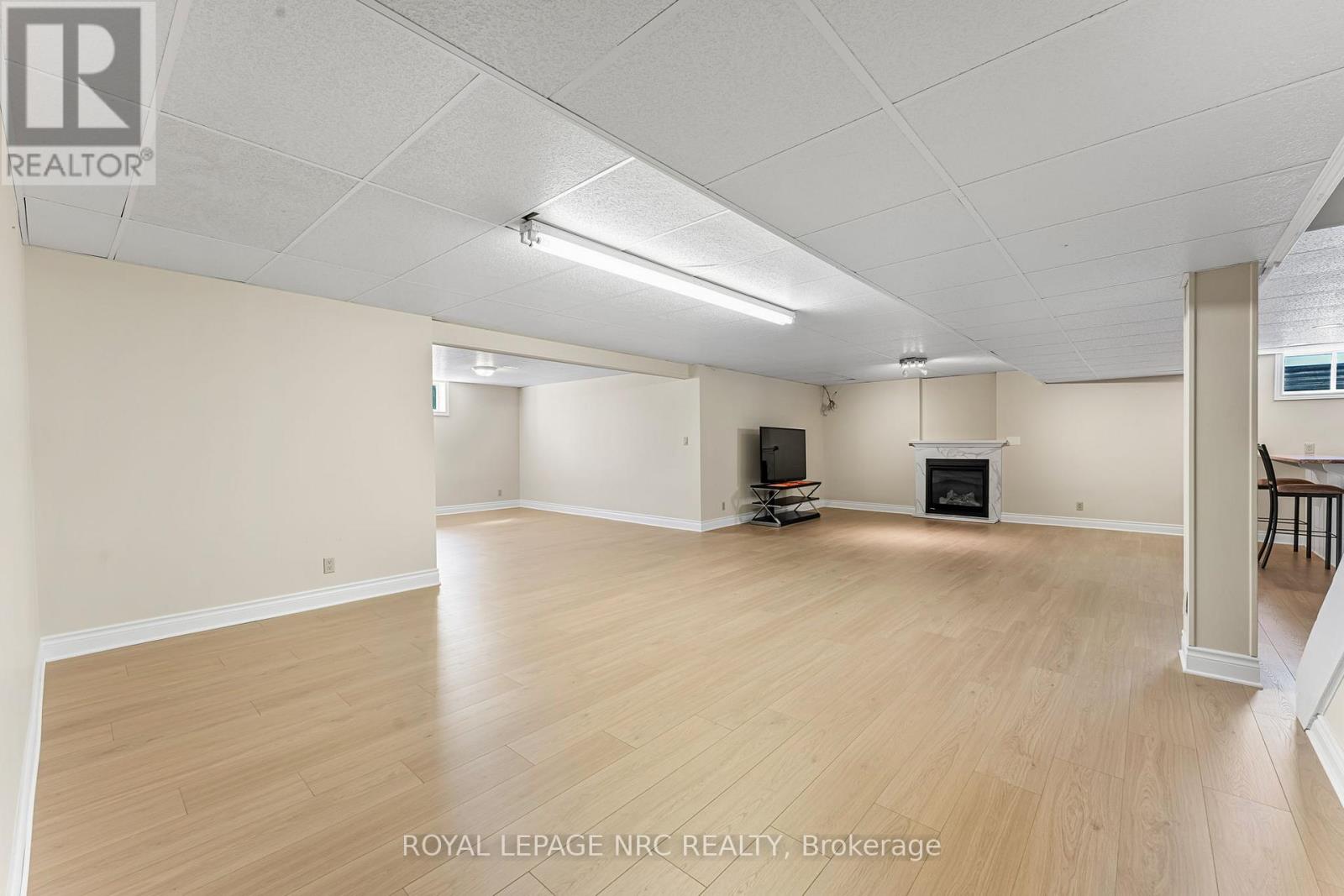 1053 Line 3 Road, Niagara-On-The-Lake, Ontario  L0S 1J0 - Photo 37 - X12393394