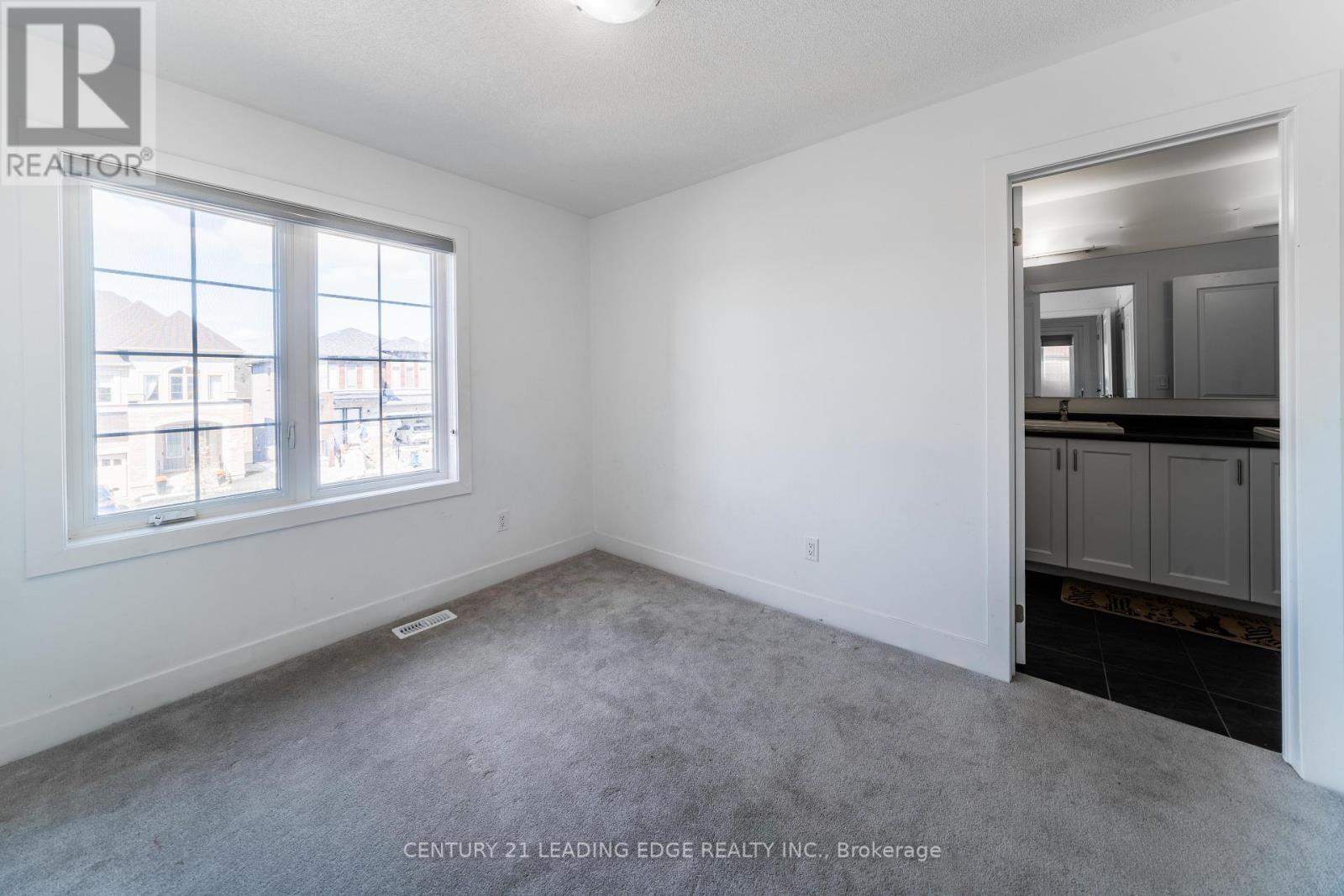 77 Kentledge Avenue, East Gwillimbury, Ontario  L9N 0V9 - Photo 19 - N12363953