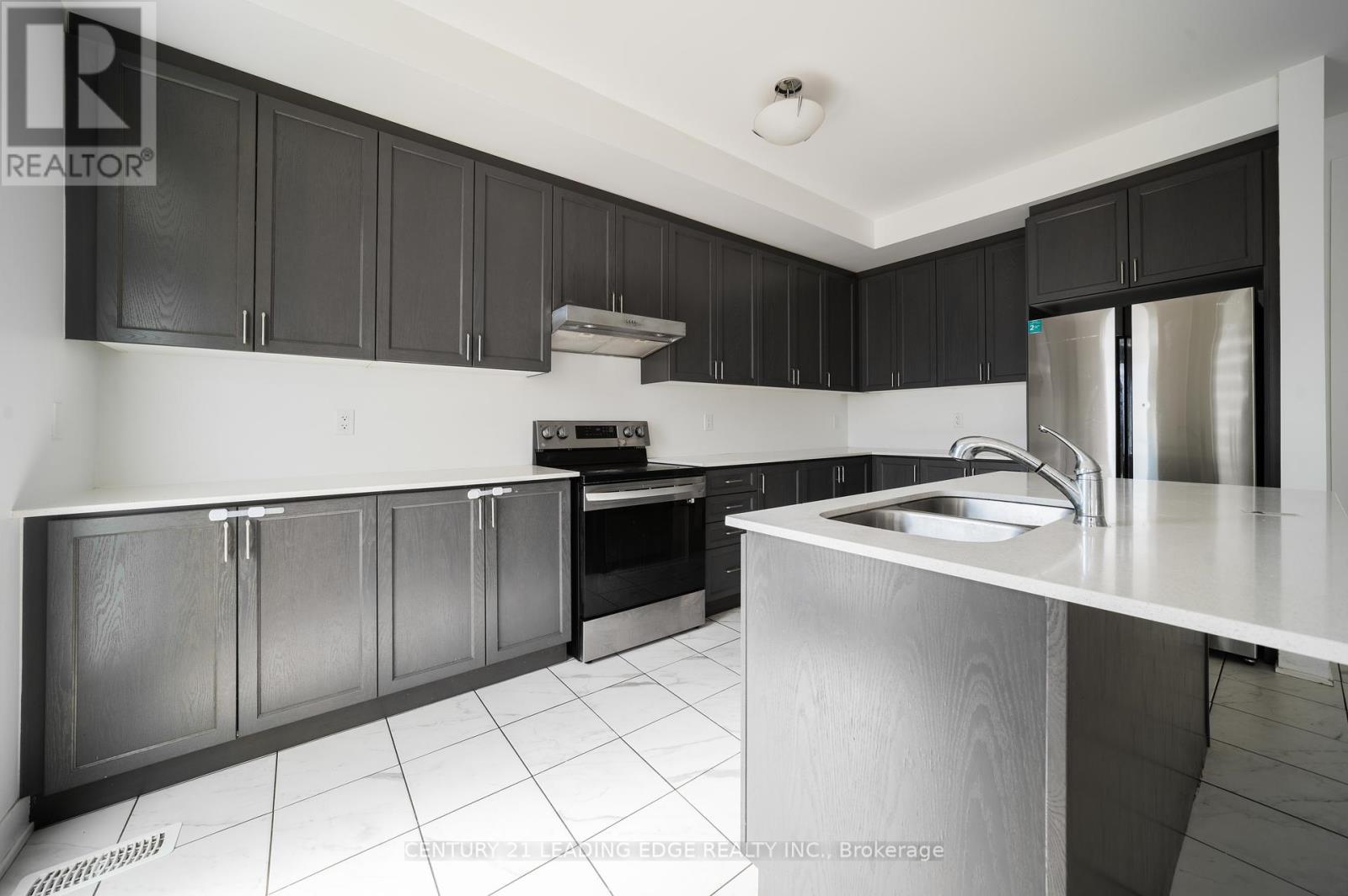 77 Kentledge Avenue, East Gwillimbury, Ontario  L9N 0V9 - Photo 3 - N12363953