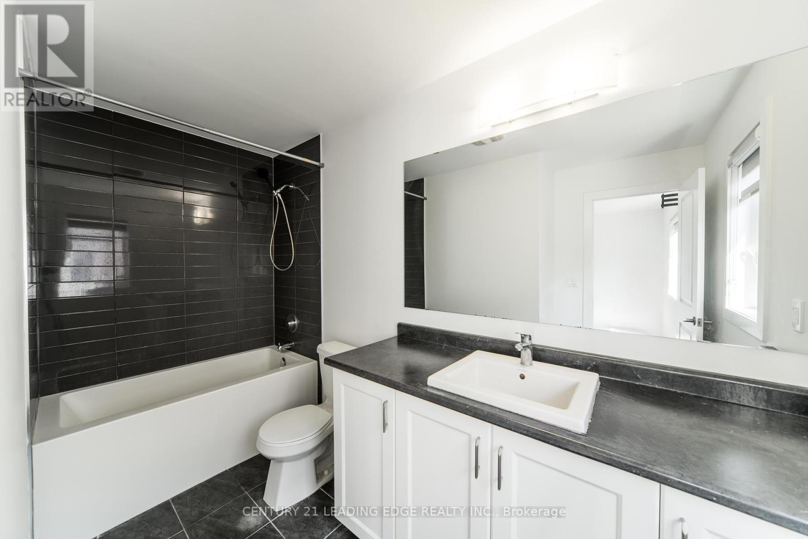 77 Kentledge Avenue, East Gwillimbury, Ontario  L9N 0V9 - Photo 29 - N12363953
