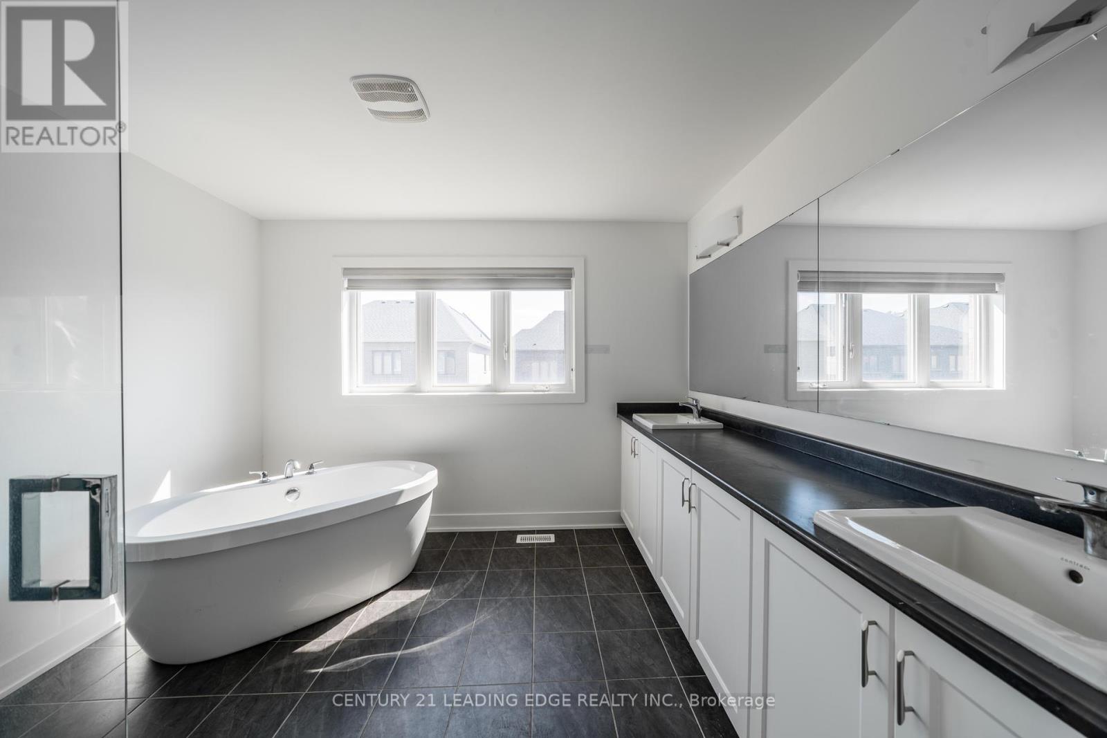 77 Kentledge Avenue, East Gwillimbury, Ontario  L9N 0V9 - Photo 37 - N12363953