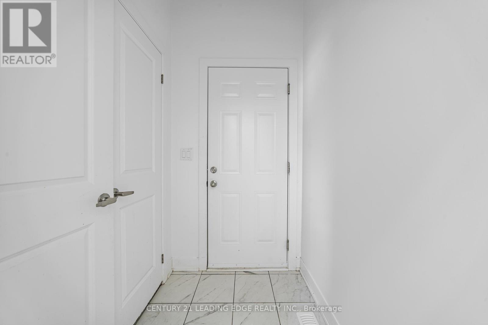 77 Kentledge Avenue, East Gwillimbury, Ontario  L9N 0V9 - Photo 14 - N12363953
