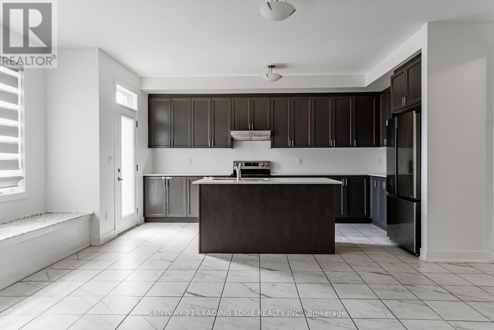 77 Kentledge Avenue, East Gwillimbury, Ontario  L9N 0V9 - Photo 7 - N12363953