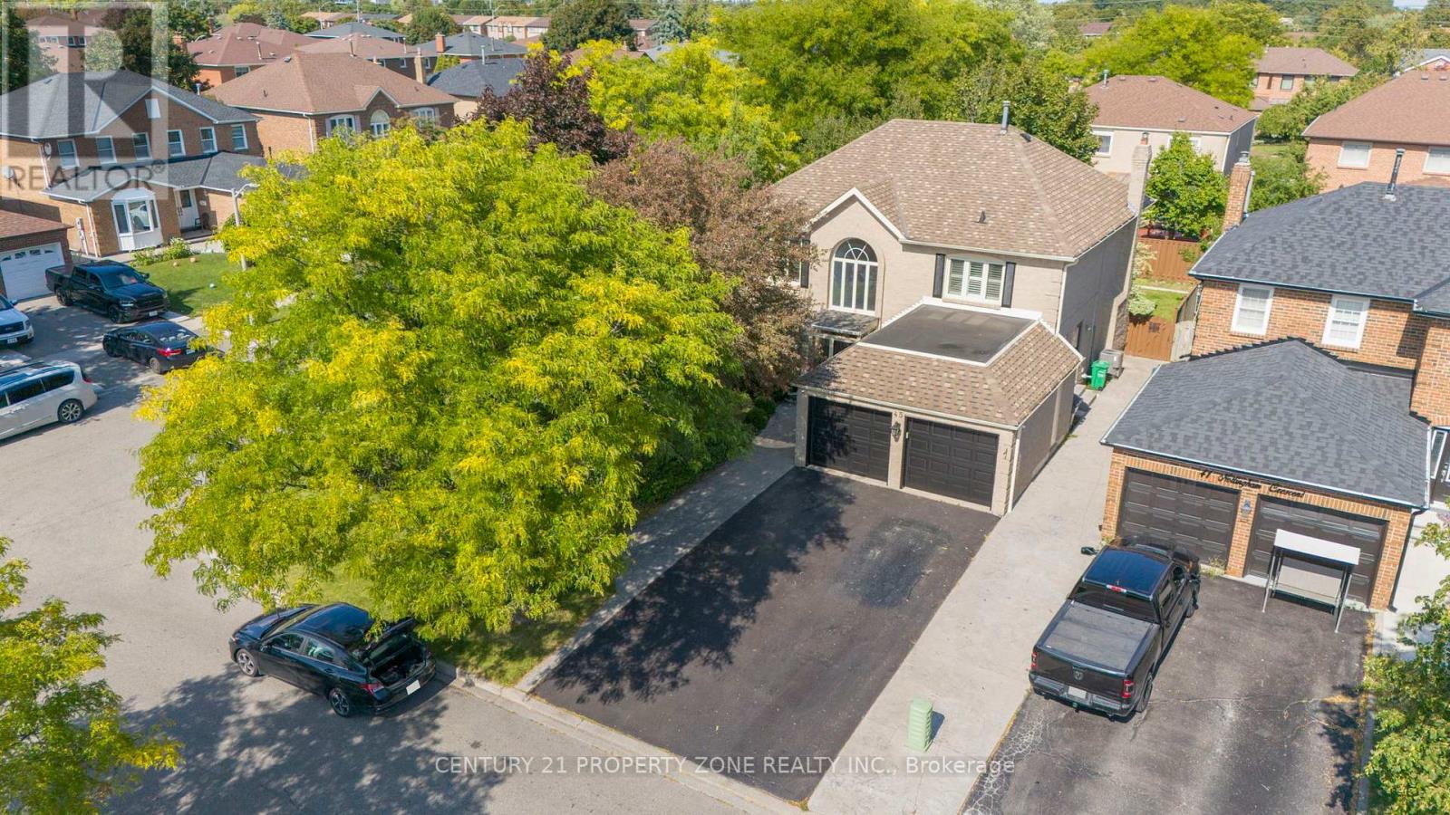45 Nottingham Crescent, Brampton (Westgate), Ontario  L6S 4G3 - Photo 1 - W12393371