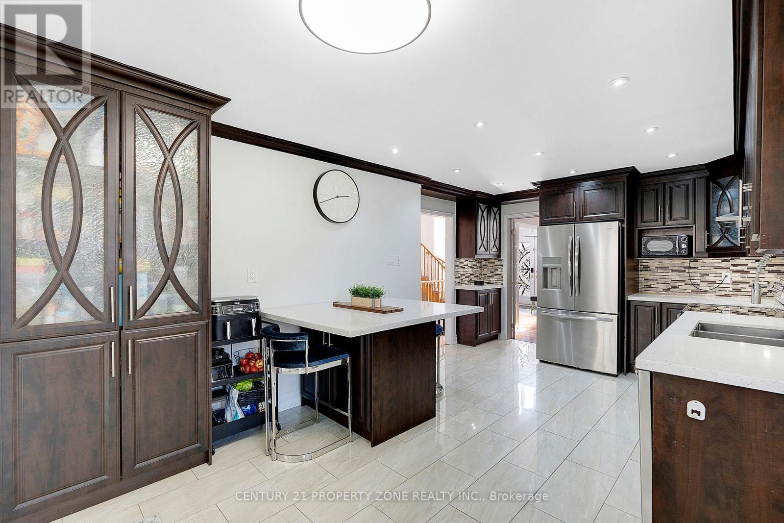 45 Nottingham Crescent, Brampton (Westgate), Ontario  L6S 4G3 - Photo 12 - W12393371
