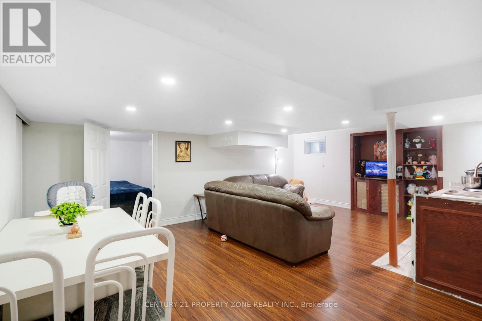 45 Nottingham Crescent, Brampton (Westgate), Ontario  L6S 4G3 - Photo 32 - W12393371