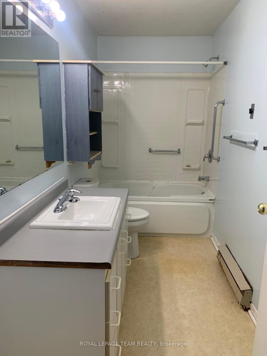 227 Ireland Road, Merrickville-Wolford, Ontario  K0G 1G0 - Photo 15 - X12371256