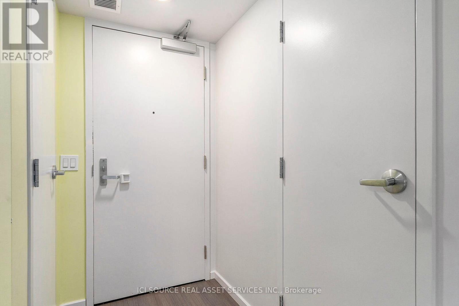 1702 - 105 Champagne Avenue S, Ottawa, Ontario  K1S 5E5 - Photo 5 - X12393382
