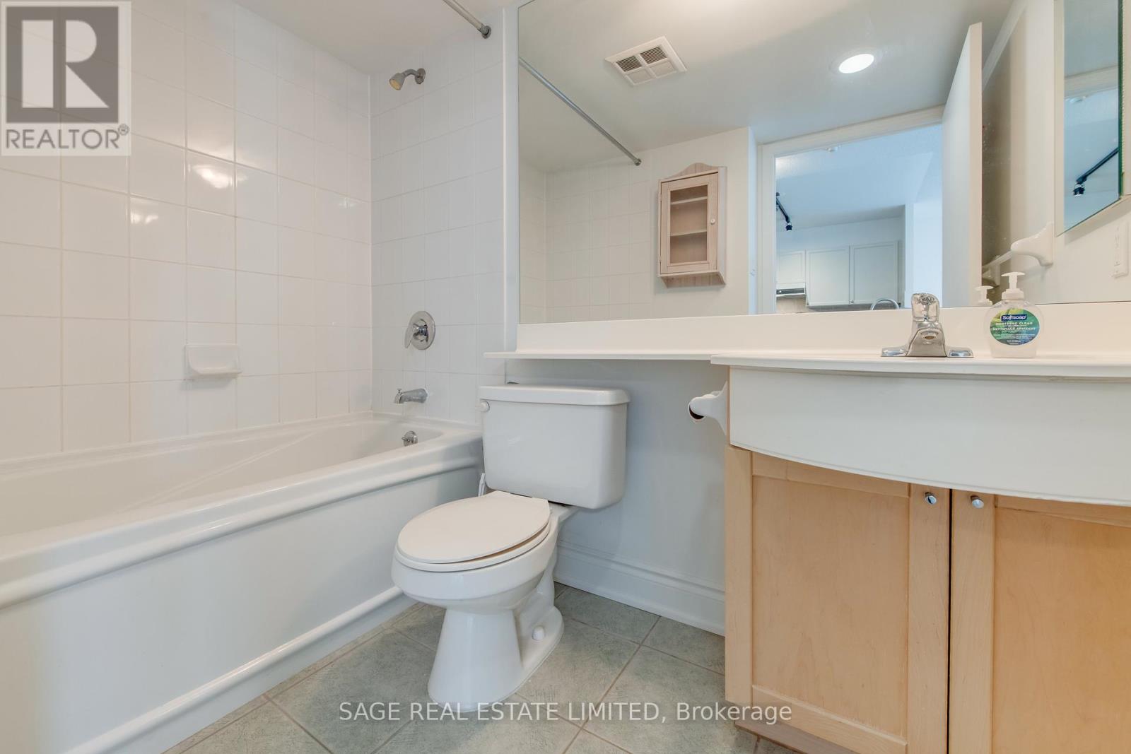 531 - 600 Queens Quay W, Toronto (Waterfront Communities), Ontario  M5V 3M3 - Photo 23 - C12393419