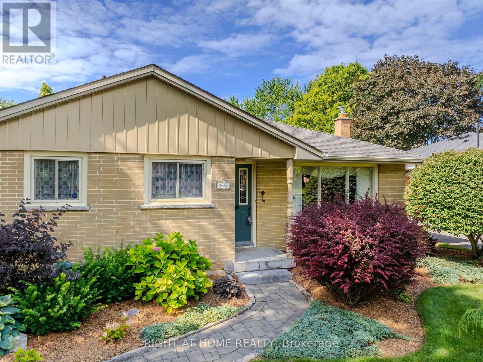 596 Wychwood Street, Oshawa, Ontario  L1G 2T3 - Photo 4 - E12393440