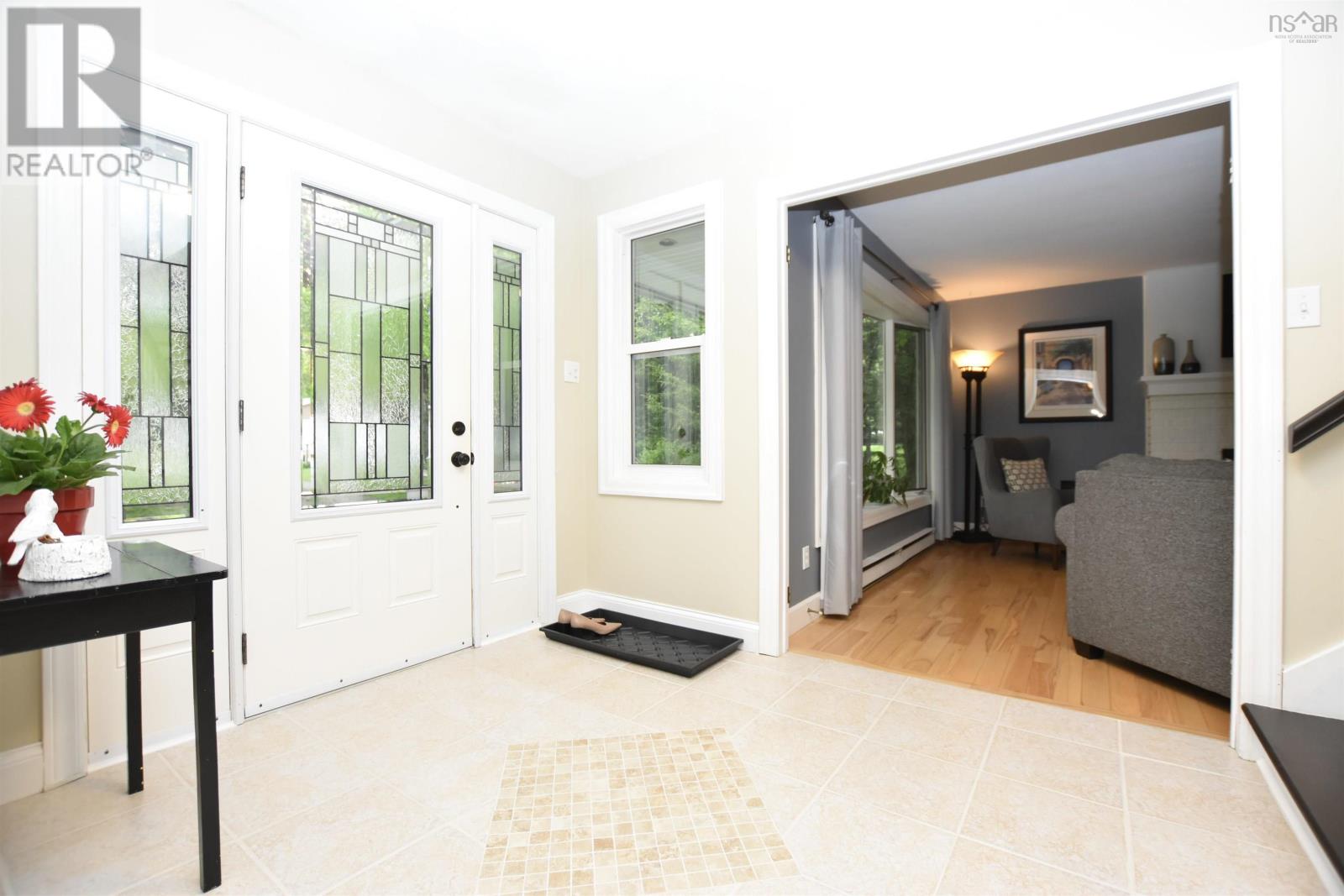 Property at 10 Kingsway Road image 3