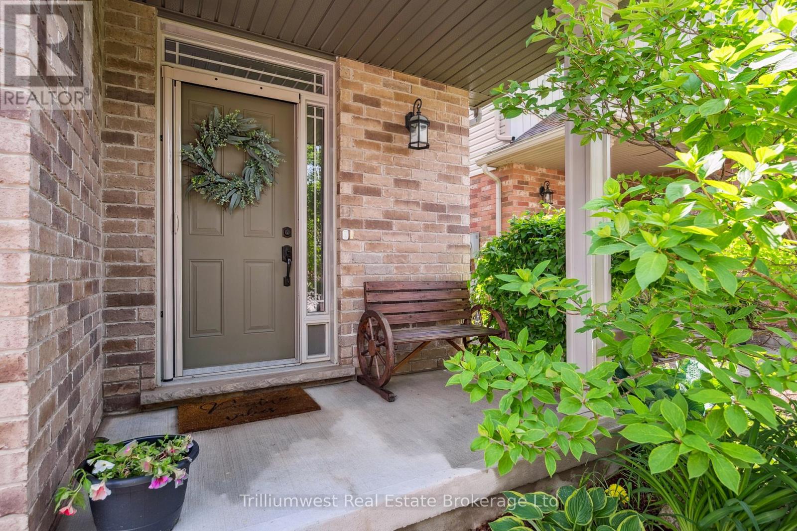 210 Couling Crescent, Guelph, Ontario  N1E 0L4 - Photo 2 - X12378089