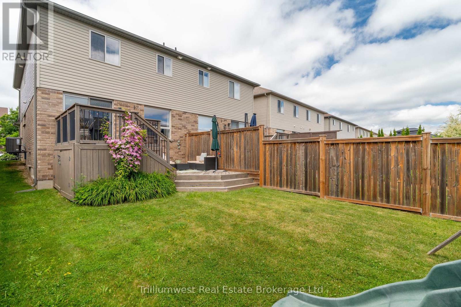 210 Couling Crescent, Guelph, Ontario  N1E 0L4 - Photo 35 - X12378089