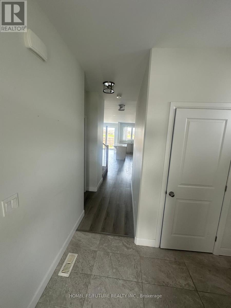 51 Erie Court, Loyalist, Ontario  K7N 0E3 - Photo 5 - X12391376