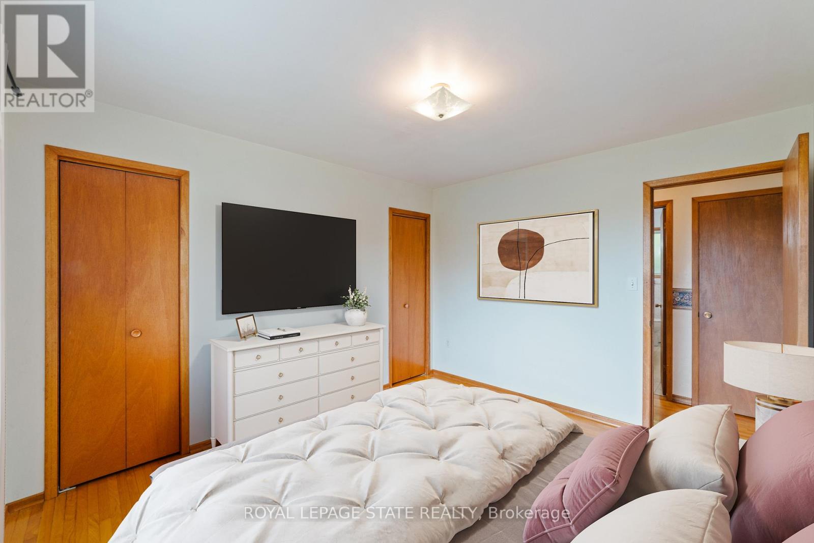 240 Mud Street W, Grimsby, Ontario  L0R 1M0 - Photo 9 - X12391234