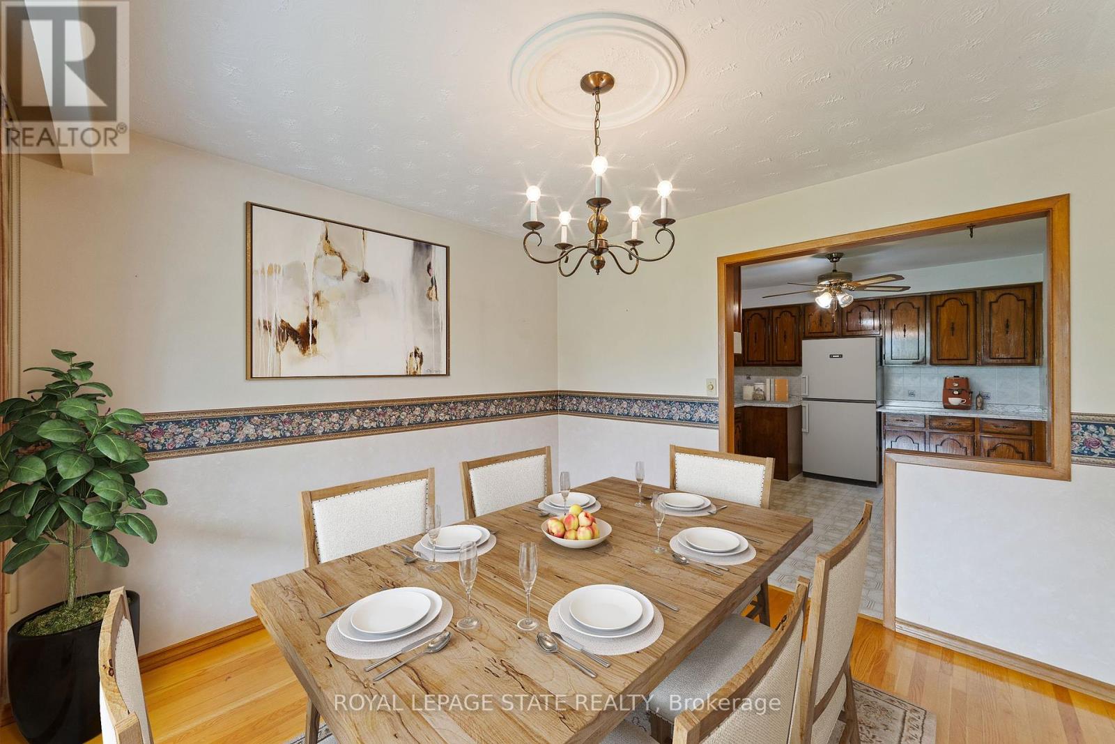 240 Mud Street W, Grimsby, Ontario  L0R 1M0 - Photo 4 - X12391234