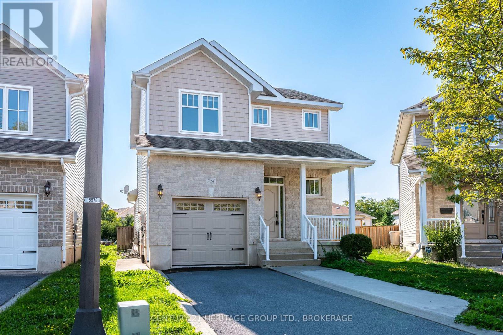 Property at 724 MARGARET WAY image 2