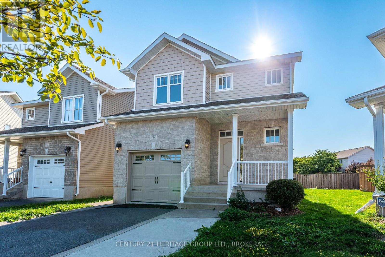 Property at 724 MARGARET WAY image 3