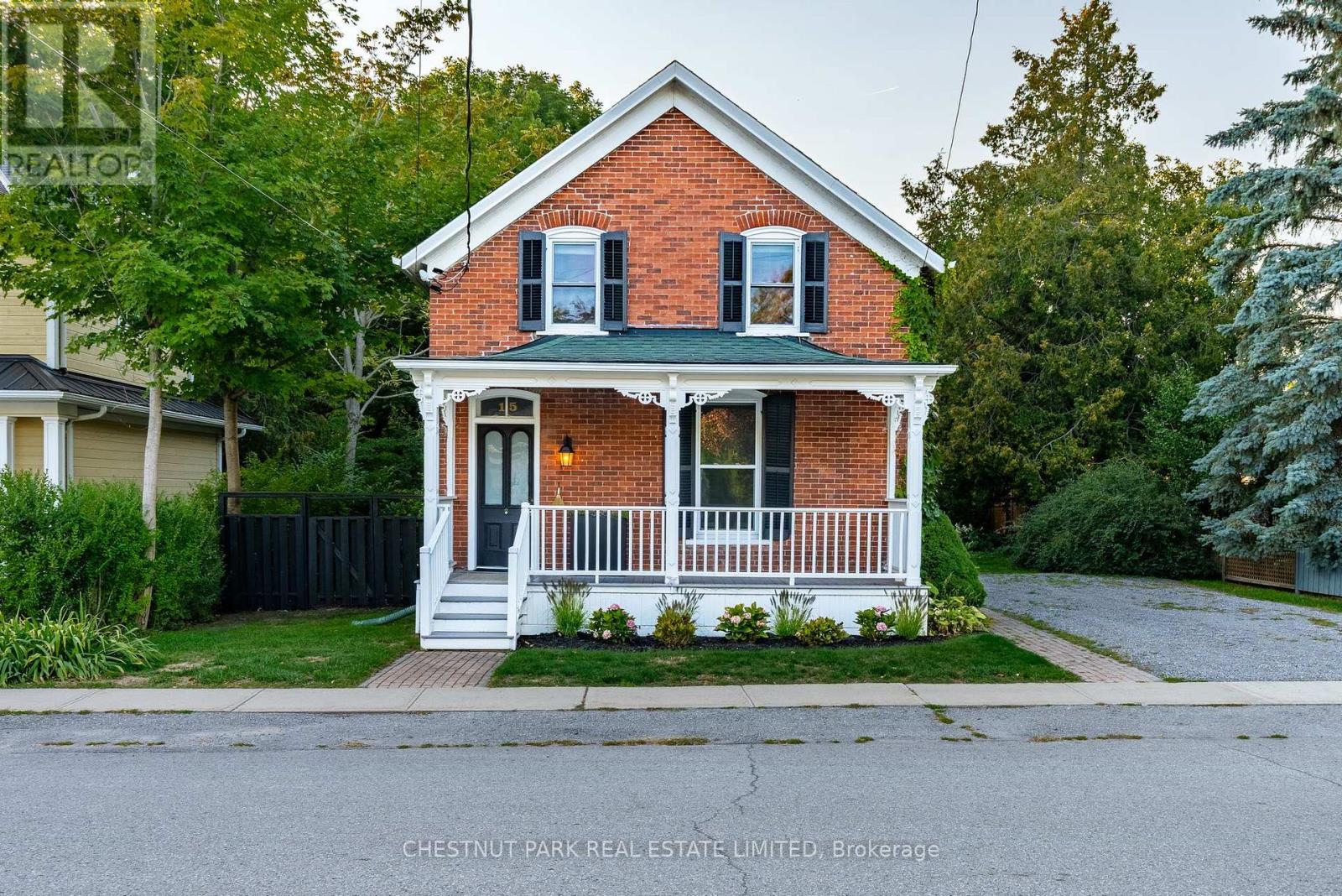 15 Jane Street, Prince Edward County, Ontario K0K 2T0 - Photo 2 - X12393494