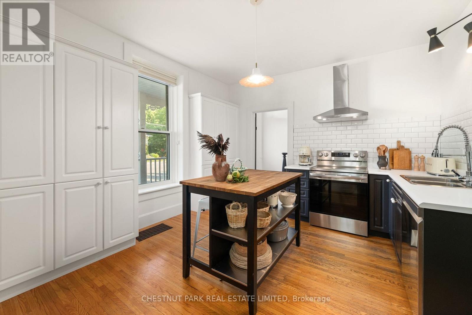 15 Jane Street, Prince Edward County, Ontario K0K 2T0 - Photo 8 - X12393494